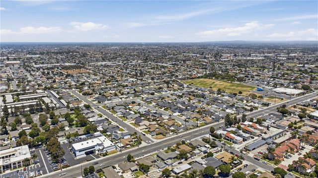 8122 Slater, Huntington Beach, CA 92647