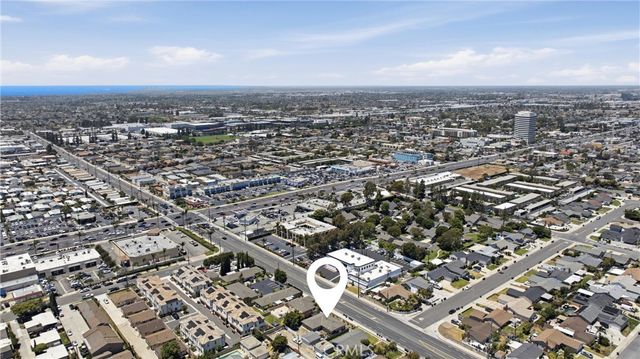 8122 Slater, Huntington Beach, CA 92647