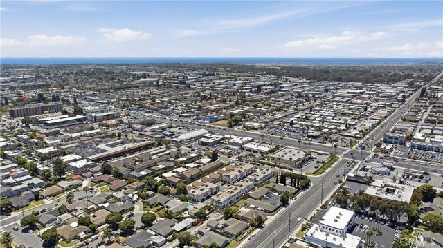 8122 Slater, Huntington Beach, CA 92647