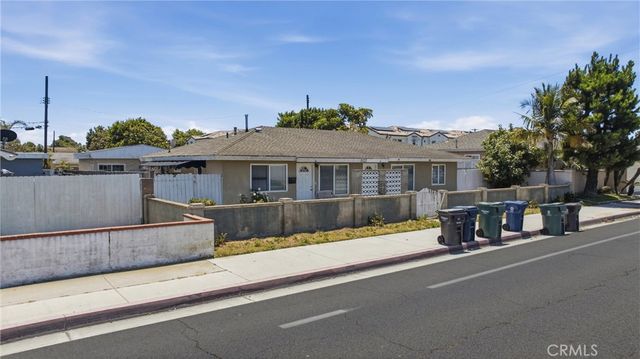 8122 Slater, Huntington Beach, CA 92647