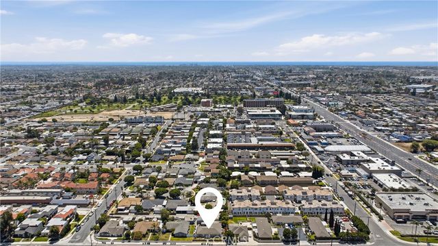 8122 Slater, Huntington Beach, CA 92647