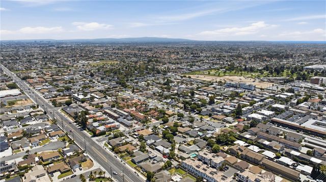 8122 Slater, Huntington Beach, CA 92647