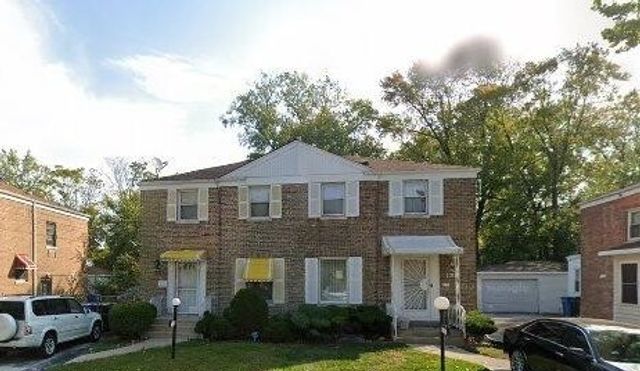 9815 S Clyde Avenue, Chicago, IL 60617