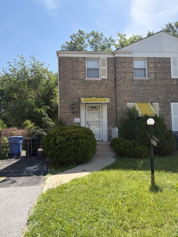 9815 S Clyde Avenue, Chicago, IL 60617
