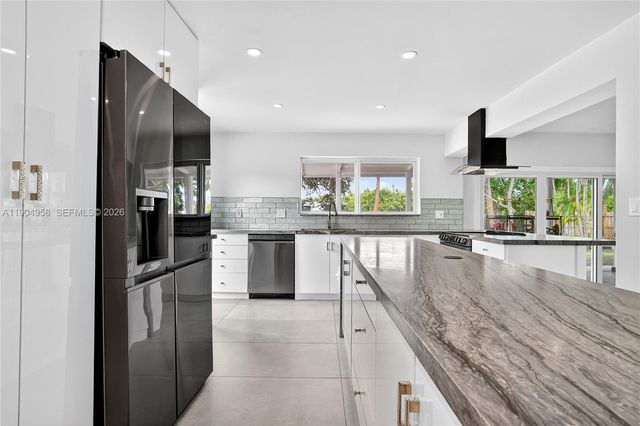 2325 NE 194 Street, Miami, FL 33180