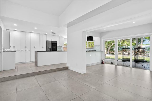 2325 NE 194 Street, Miami, FL 33180