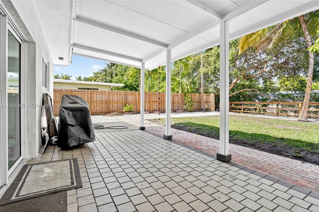 2325 NE 194 Street, Miami, FL 33180