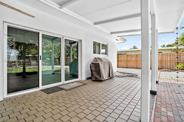 2325 NE 194 Street, Miami, FL 33180