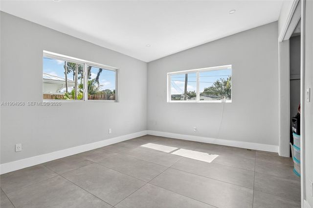 2325 NE 194 Street, Miami, FL 33180