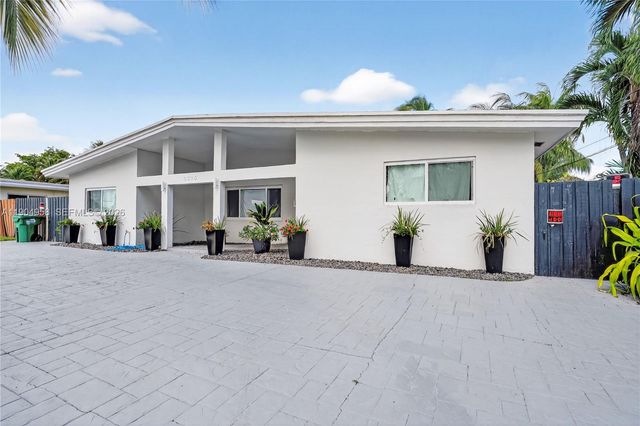 2325 NE 194 Street, Miami, FL 33180