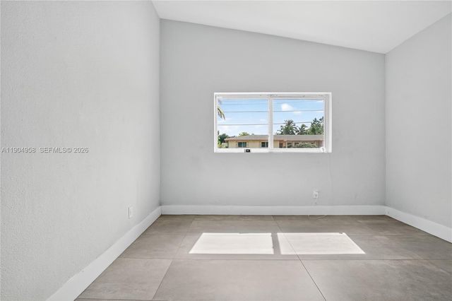 2325 NE 194 Street, Miami, FL 33180