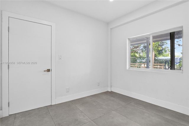 2325 NE 194 Street, Miami, FL 33180