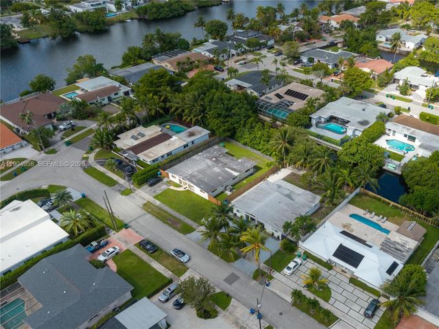 2325 NE 194 Street, Miami, FL 33180