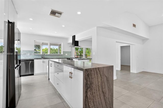 2325 NE 194 Street, Miami, FL 33180