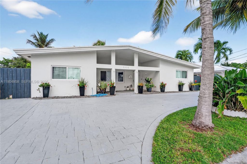 2325 NE 194 Street, Miami, FL 33180