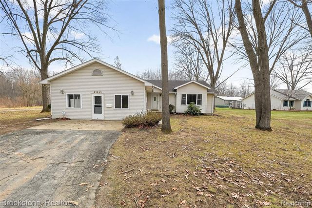 42645 Riggs Road, Van Buren, MI 48111