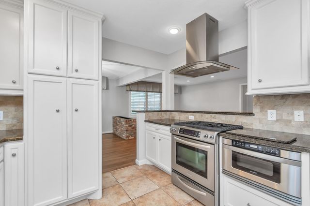 4611 Merwin Street, Houston, TX 77027