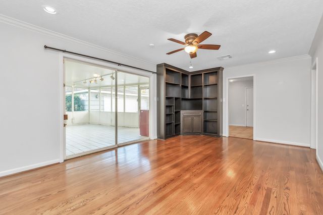 4611 Merwin Street, Houston, TX 77027