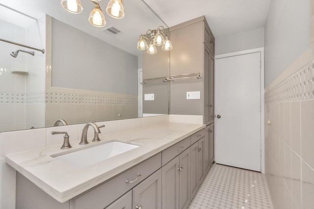 4611 Merwin Street, Houston, TX 77027