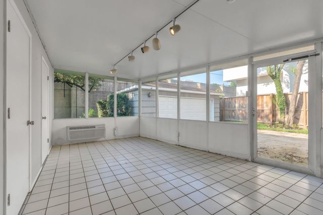 4611 Merwin Street, Houston, TX 77027