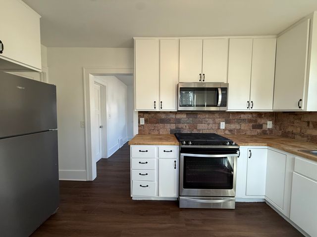 2303 Portage Street, Kalamazoo City, MI 49001