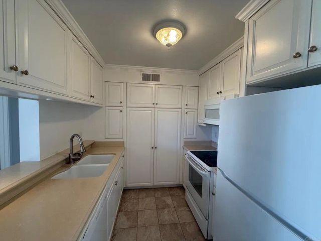 5708 Baltimore Drive 402, La Mesa, CA 91942