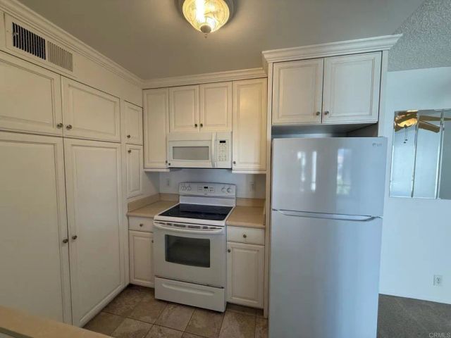 5708 Baltimore Drive 402, La Mesa, CA 91942