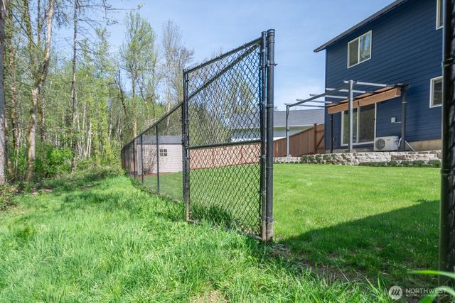206 Oak Street, Winlock, WA 98596