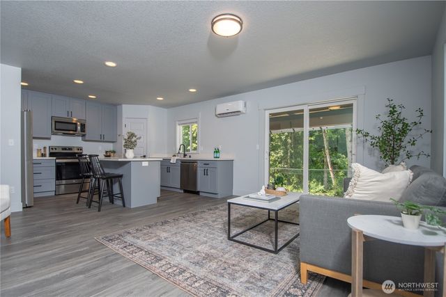 206 Oak Street, Winlock, WA 98596