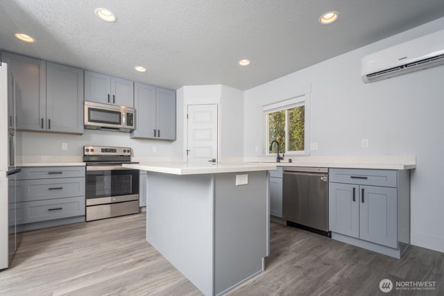 206 Oak Street, Winlock, WA 98596