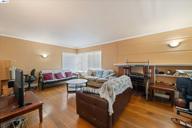 3521 Pierson Street, Oakland, CA 94619