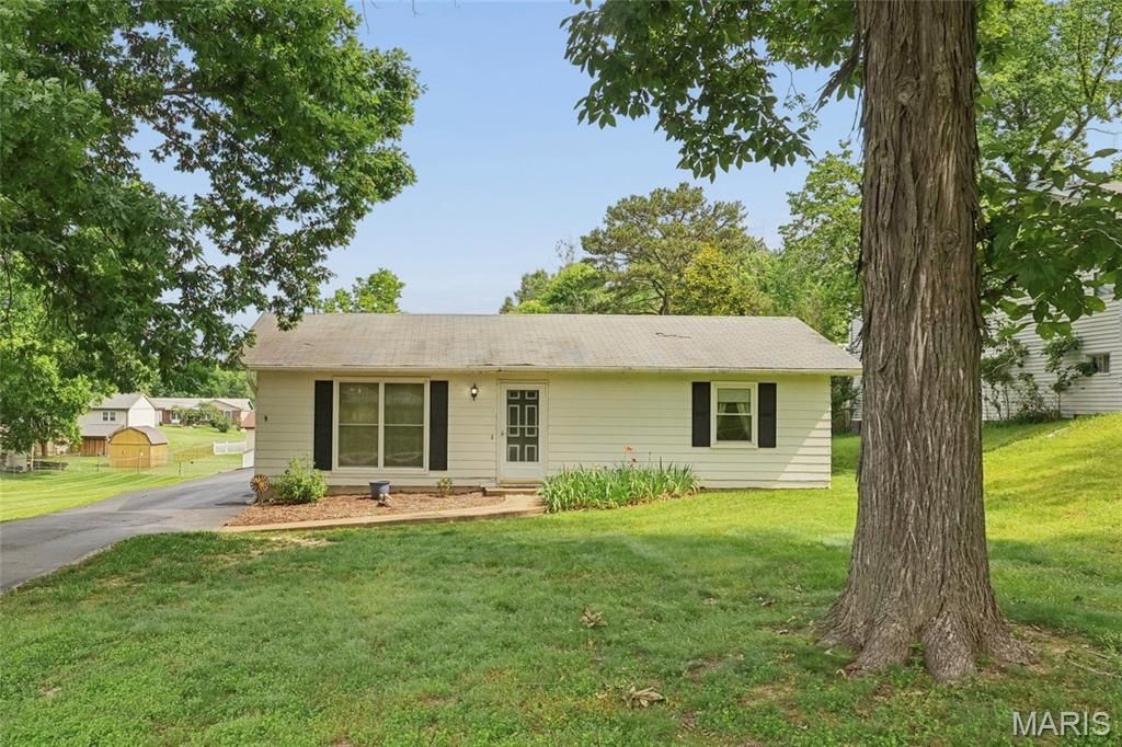 118 Wallach Drive, Murphy, MO 63026
