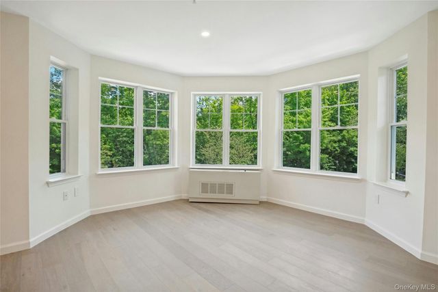 314 Sutton Drive 314, Mount Kisco, NY 10549