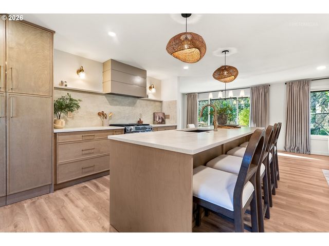 18425 Sw DEER OAK Ave, Lake Oswego, OR 97035