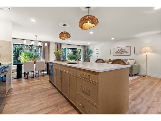 18425 Sw DEER OAK Ave, Lake Oswego, OR 97035