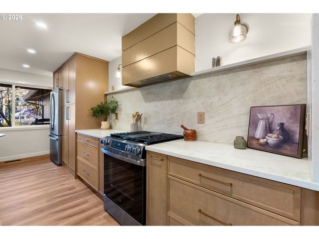 18425 Sw DEER OAK Ave, Lake Oswego, OR 97035