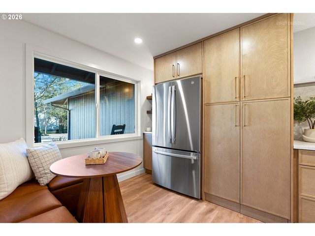 18425 Sw DEER OAK Ave, Lake Oswego, OR 97035