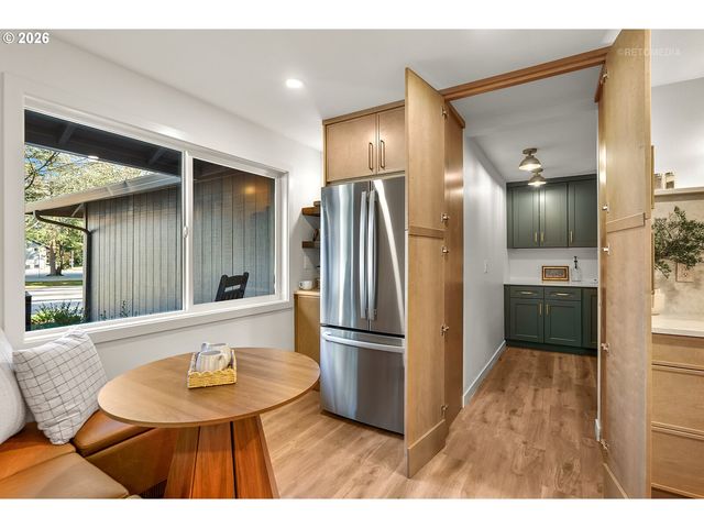 18425 Sw DEER OAK Ave, Lake Oswego, OR 97035