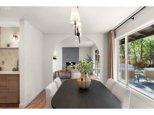 18425 Sw DEER OAK Ave, Lake Oswego, OR 97035