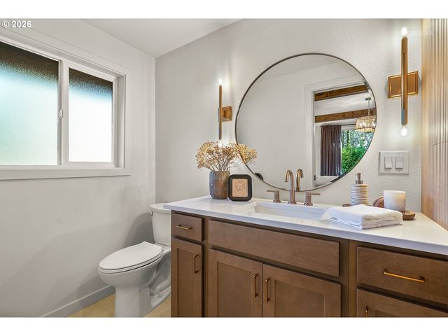 18425 Sw DEER OAK Ave, Lake Oswego, OR 97035