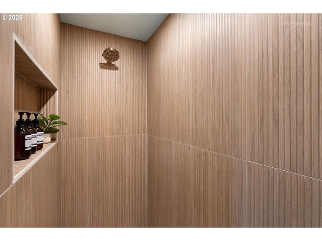 18425 Sw DEER OAK Ave, Lake Oswego, OR 97035