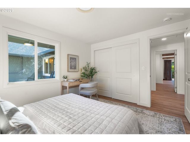 18425 Sw DEER OAK Ave, Lake Oswego, OR 97035