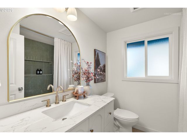 18425 Sw DEER OAK Ave, Lake Oswego, OR 97035