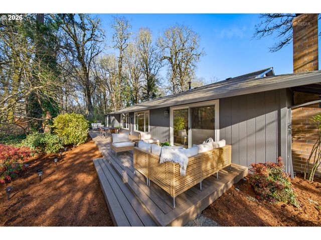 18425 Sw DEER OAK Ave, Lake Oswego, OR 97035