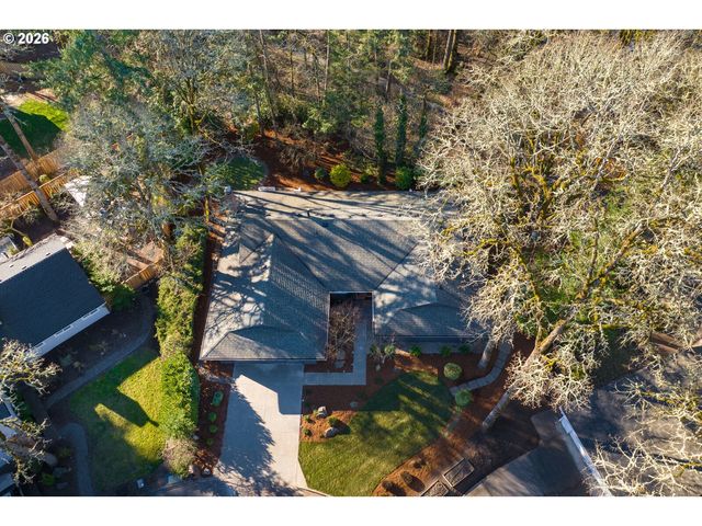 18425 Sw DEER OAK Ave, Lake Oswego, OR 97035