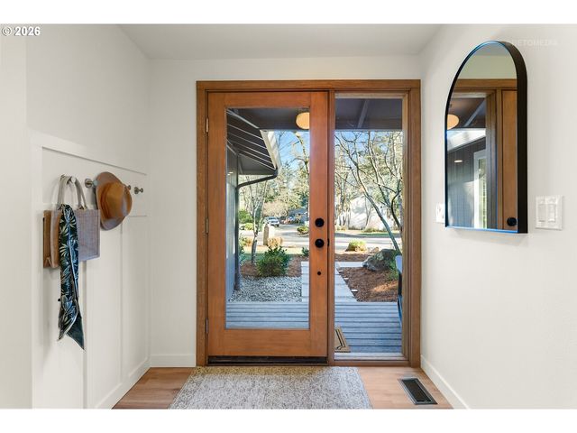 18425 Sw DEER OAK Ave, Lake Oswego, OR 97035