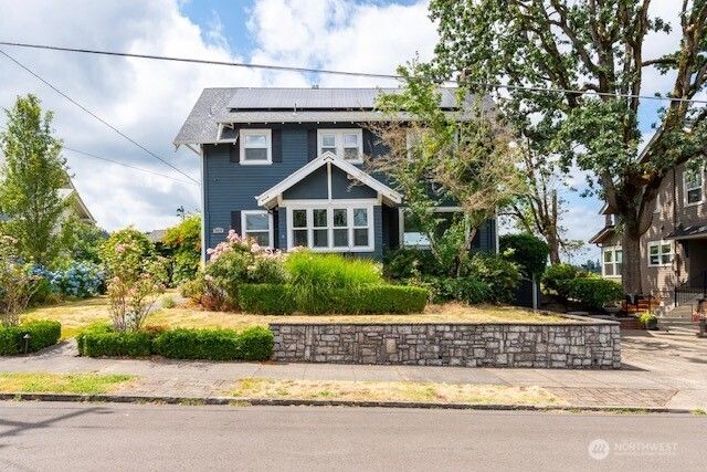 909 Center Street, Oregon City, OR 97045
