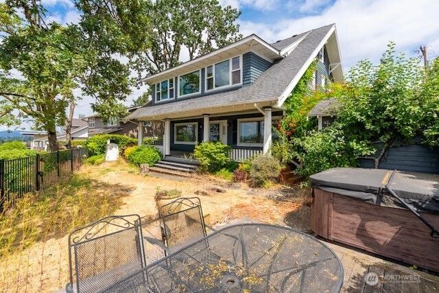 909 Center Street, Oregon City, OR 97045