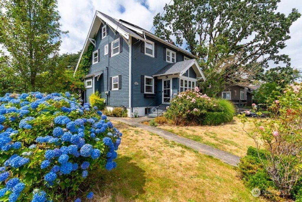 909 Center Street, Oregon City, OR 97045