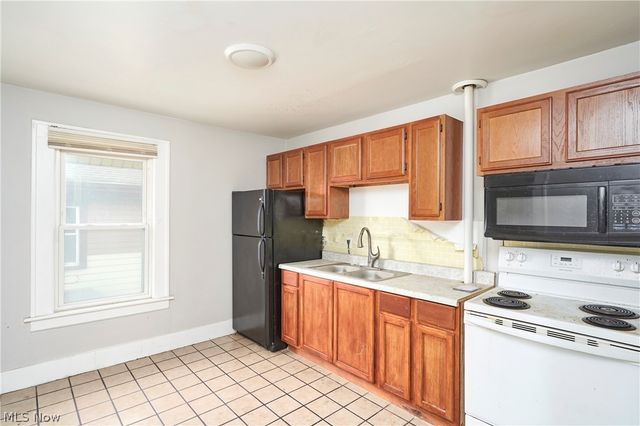 772 Brown Street, Akron, OH 44311